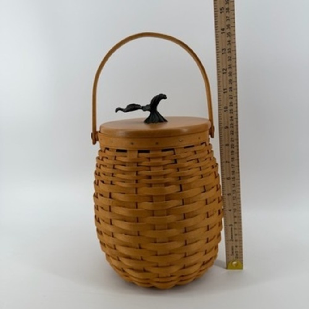 Longaberger Woodcrafts Woven Barrel Basket with Wood Lid and Metal Leaf Handle - Picture 10 of 11